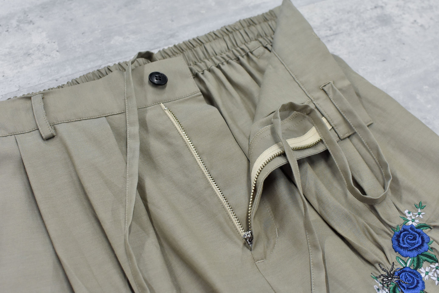 NewRose / Embroidery Wrinklework Tuck Pants - BROWN BEIGE