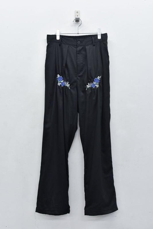 NewRose / Embroidery Wrinklework Tuck Pants - BLACK