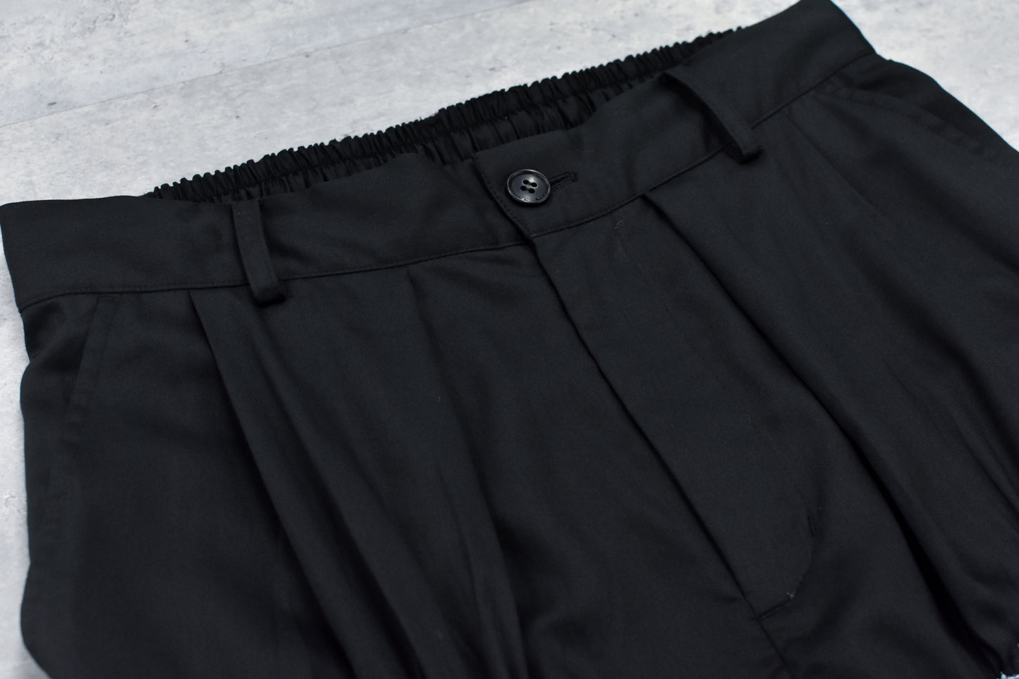 NewRose / Embroidery Wrinklework Tuck Pants - BLACK