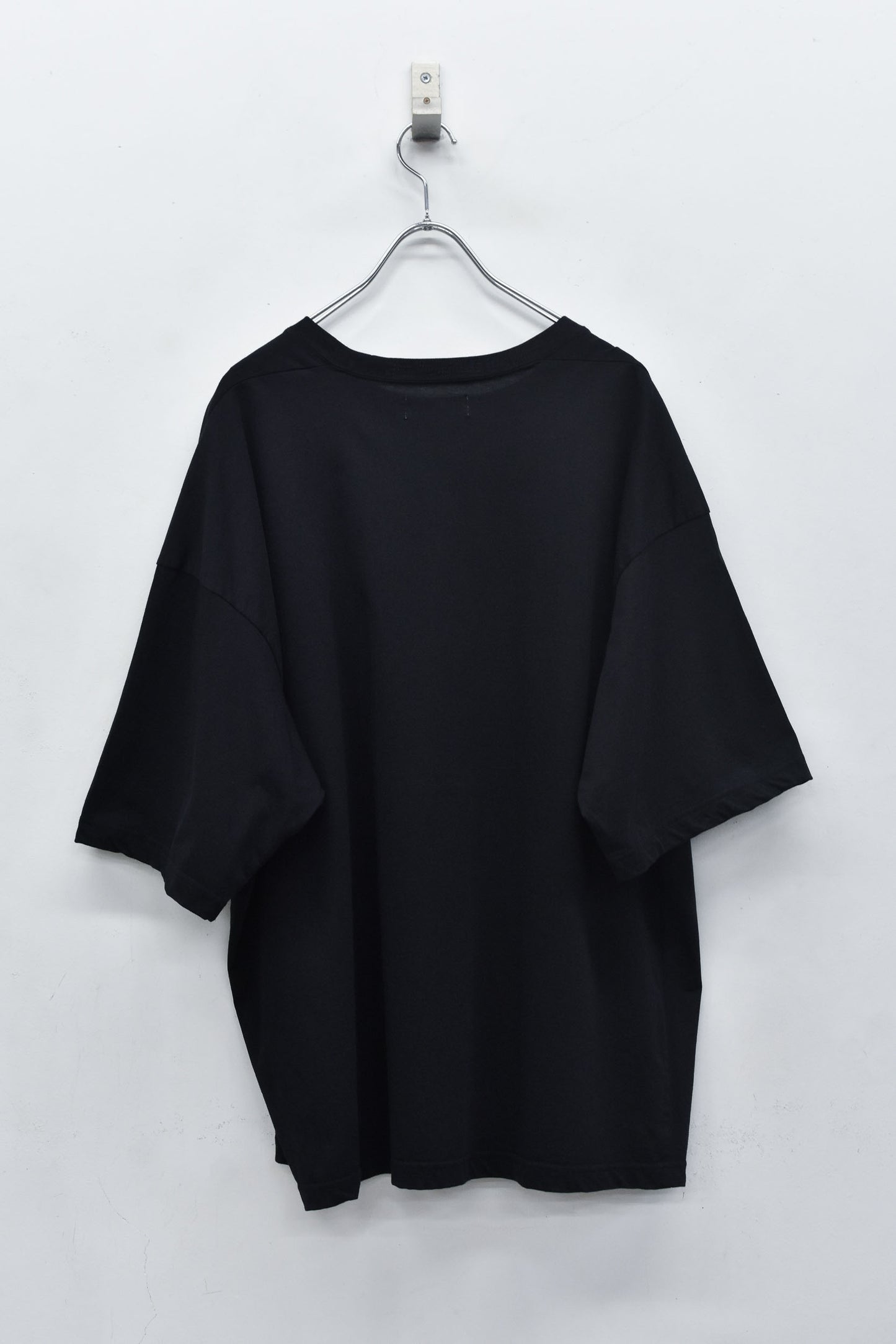 NewRose / Embroidery Wrinklework T-shirt -BLACK