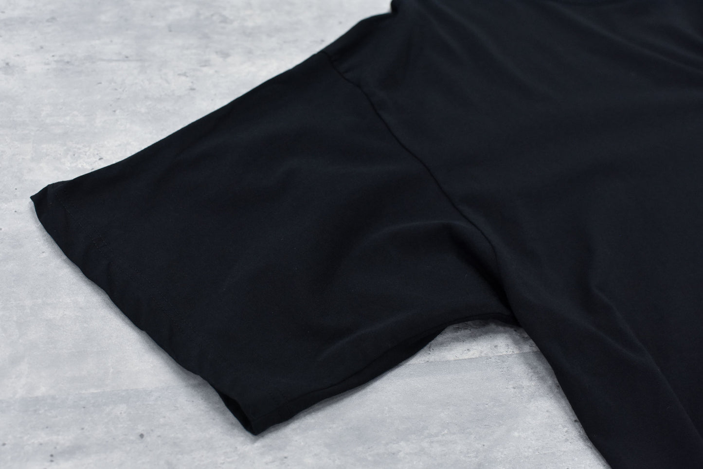 NewRose / Embroidery Wrinklework T-shirt -BLACK