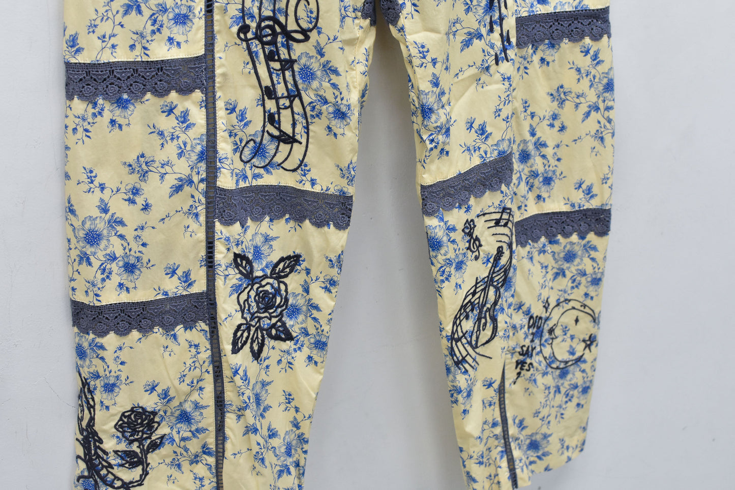 NewRose / Ladder Race×Embroidery Pants - BLUE FLOWER