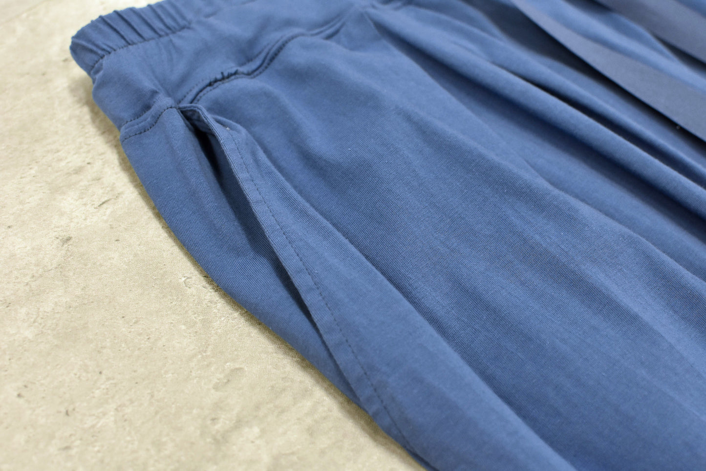 NewRose / Jersey Tuck Pants - SMOKE BLUE
