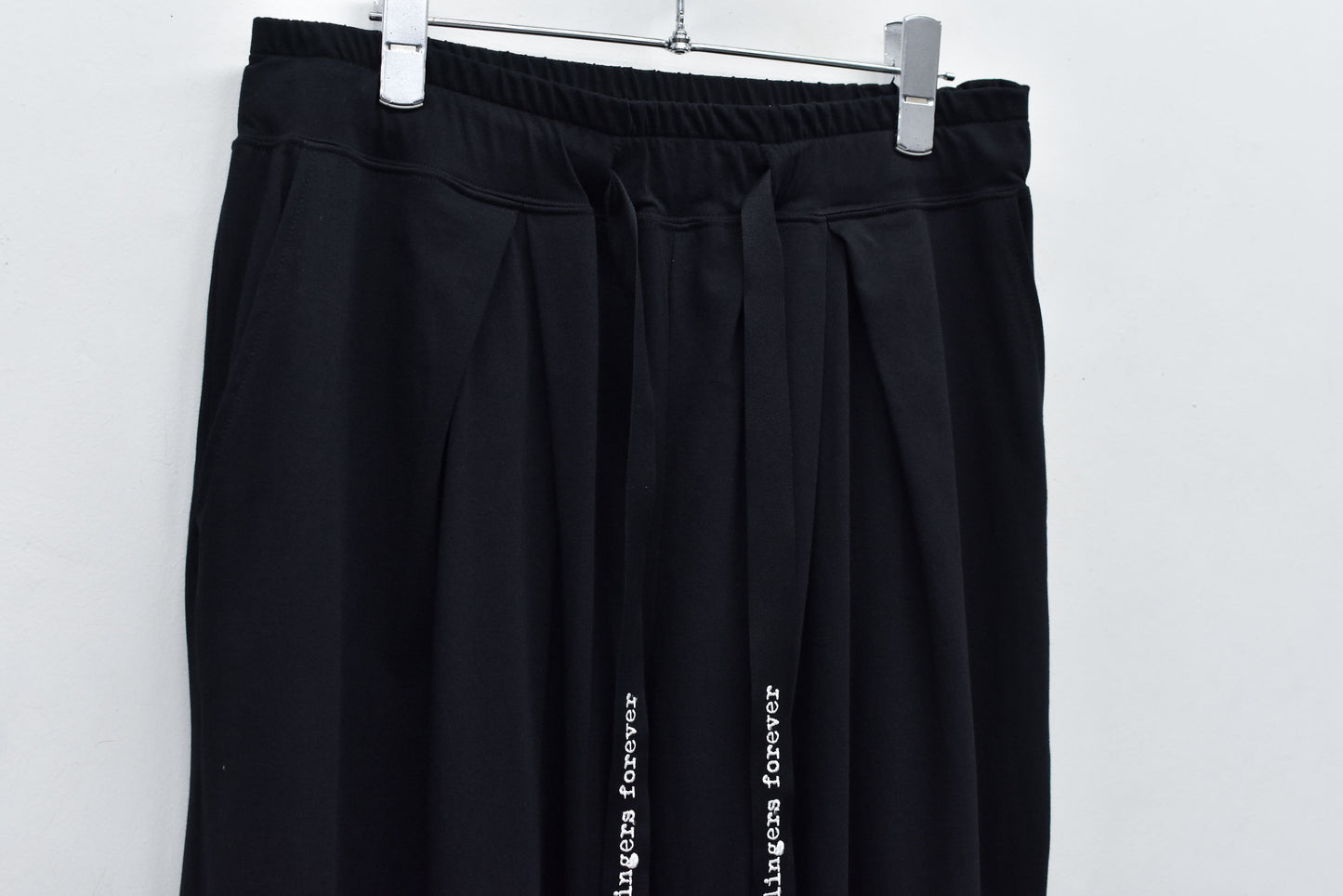 NewRose / Jersey Tuck Pants - BLACK