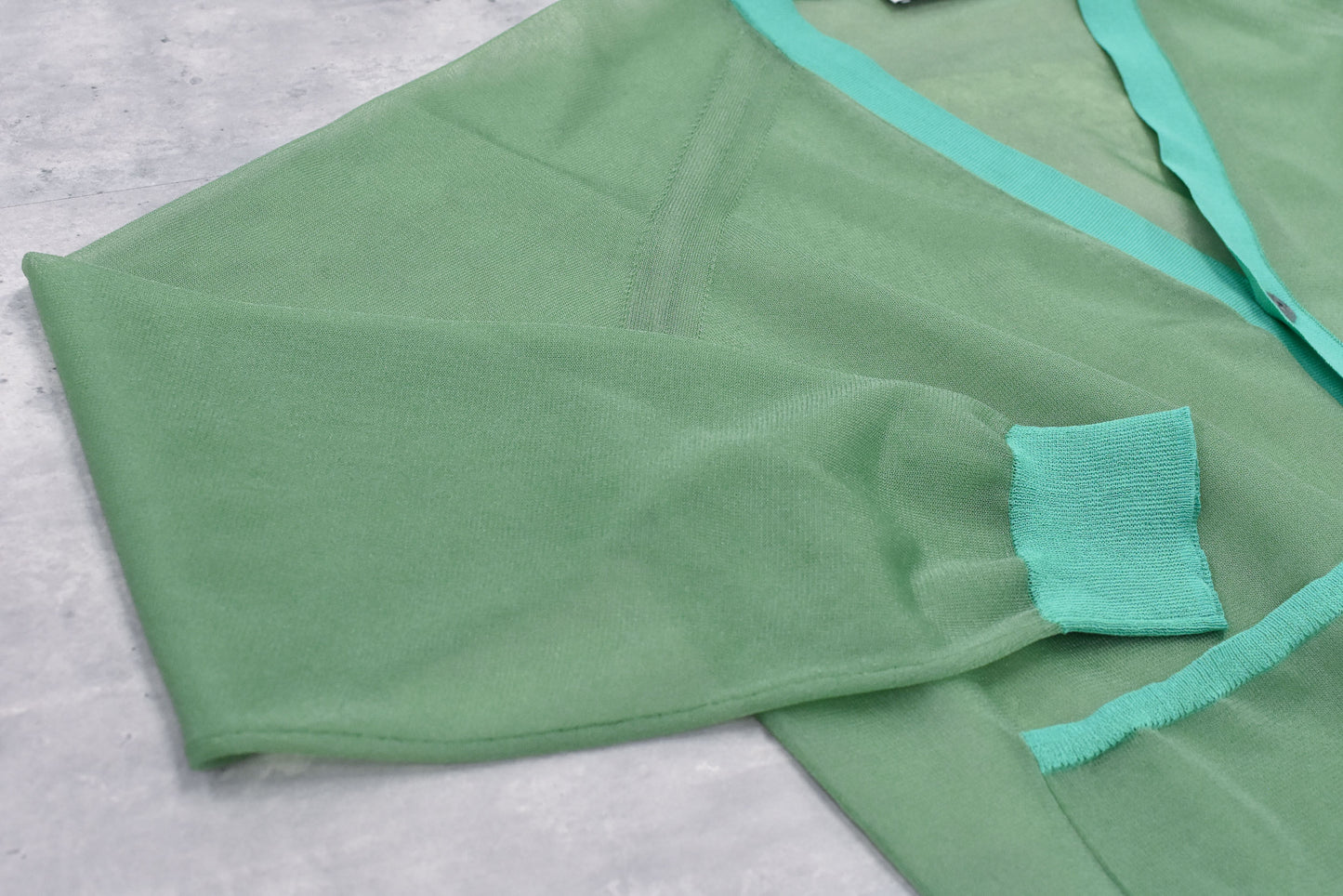 NewRose / Sheer Knit Cardigan Airbrush - PALE GREEN