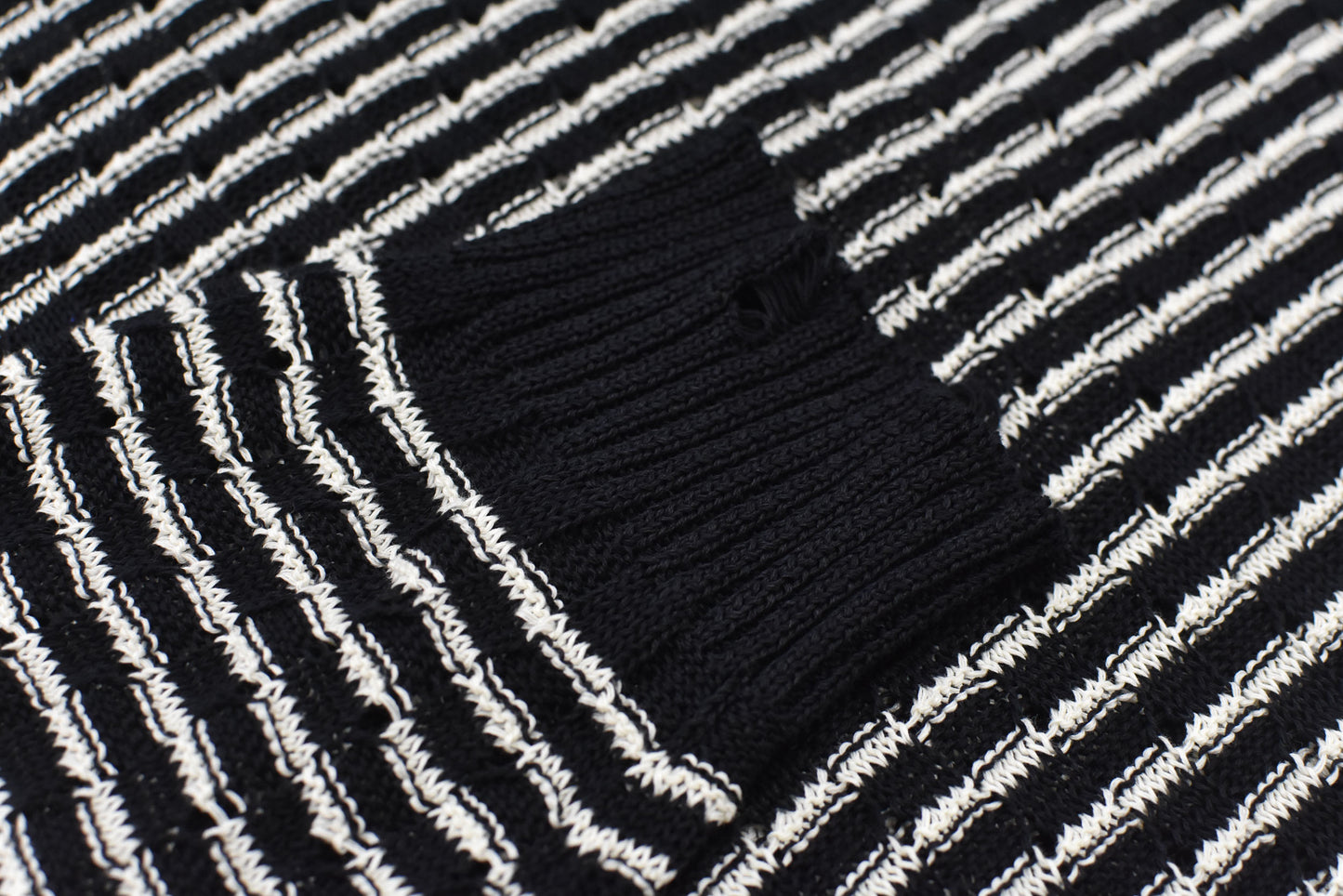 NewRose / Links Knitting Destroy Pullover - BLACK*WHITE