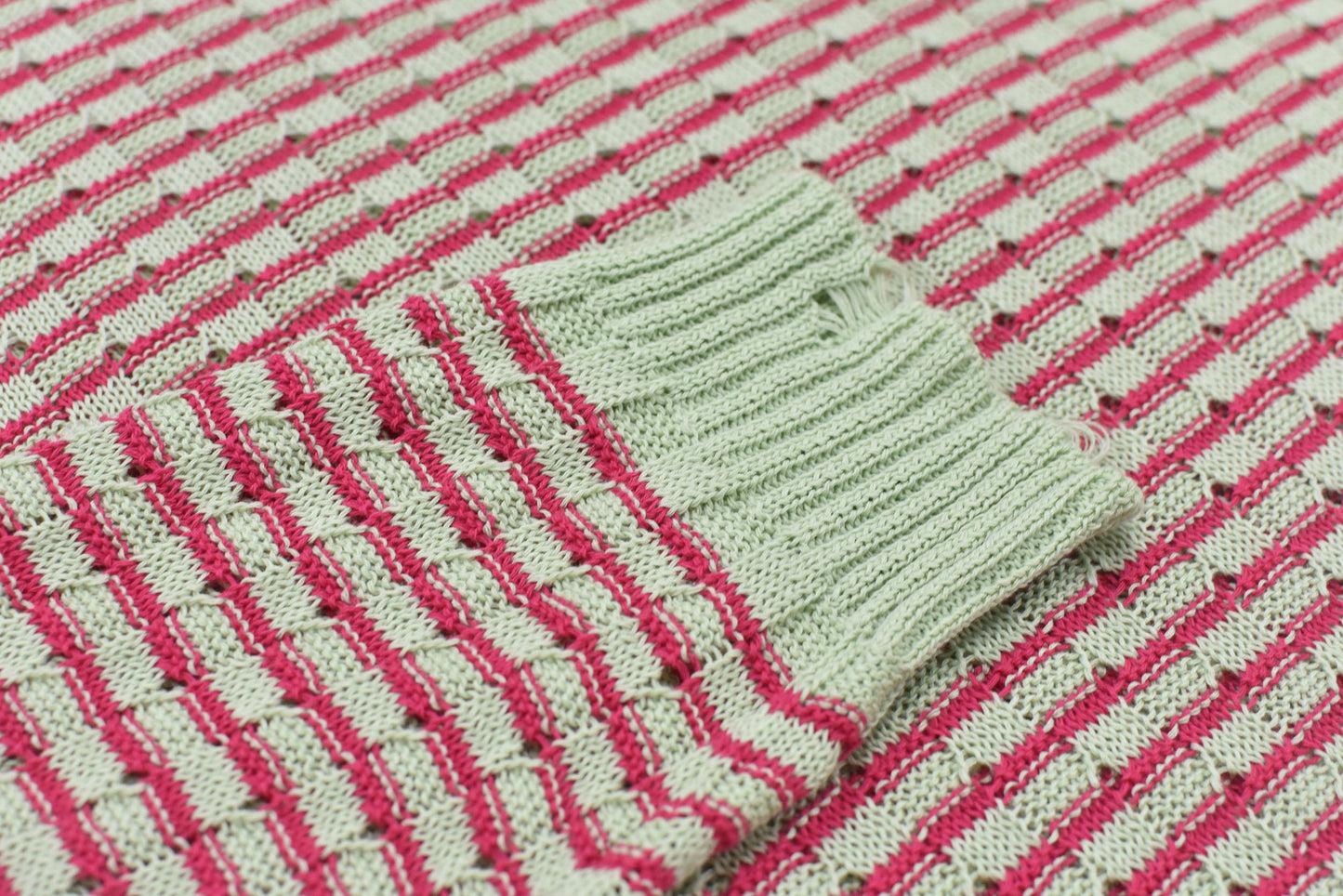 NewRose / Links Knitting Destroy Pullover - PEAL GREEN*ROSE PINK
