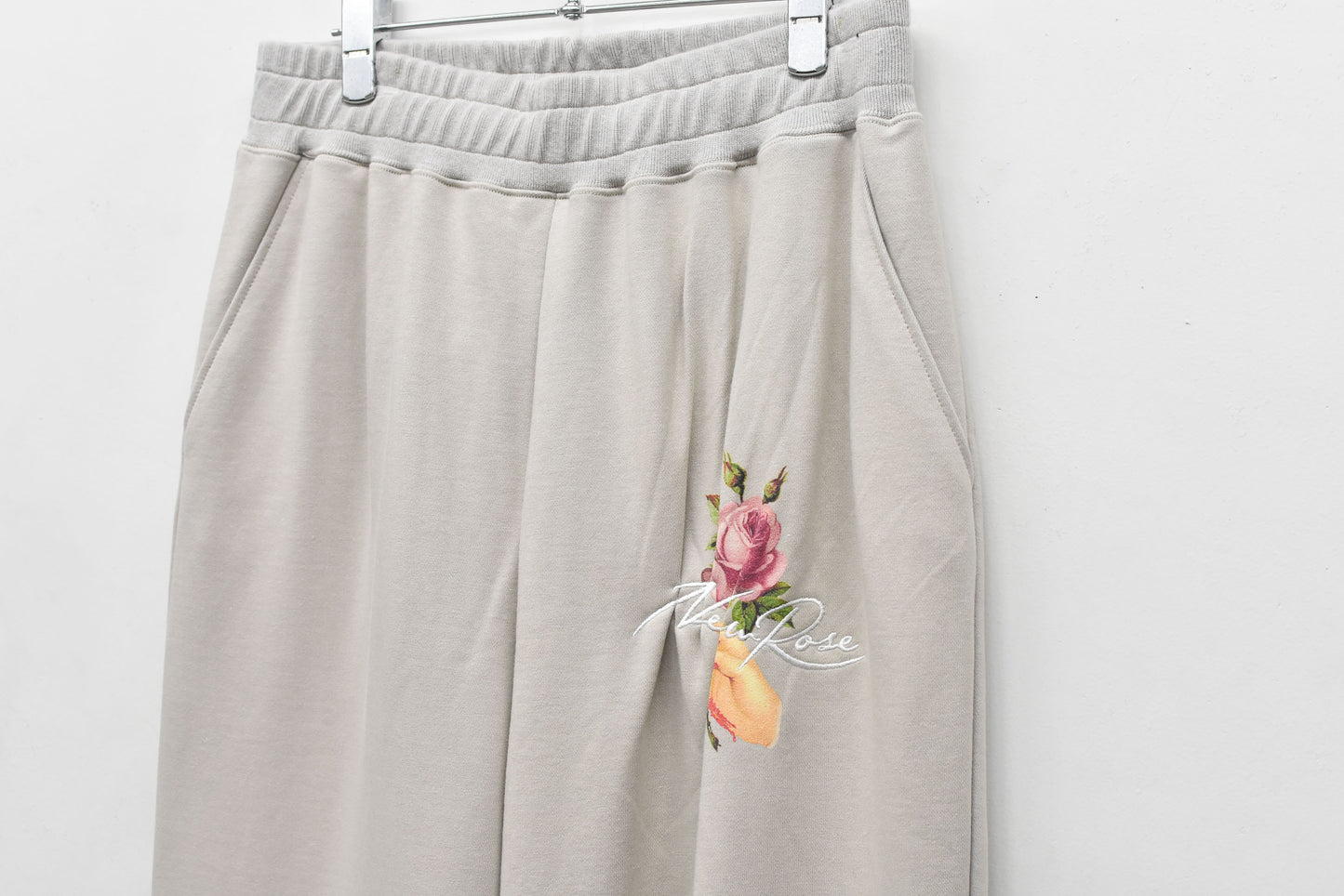 NewRose / Embroidery Wrinklework Sweatpants - GRAY