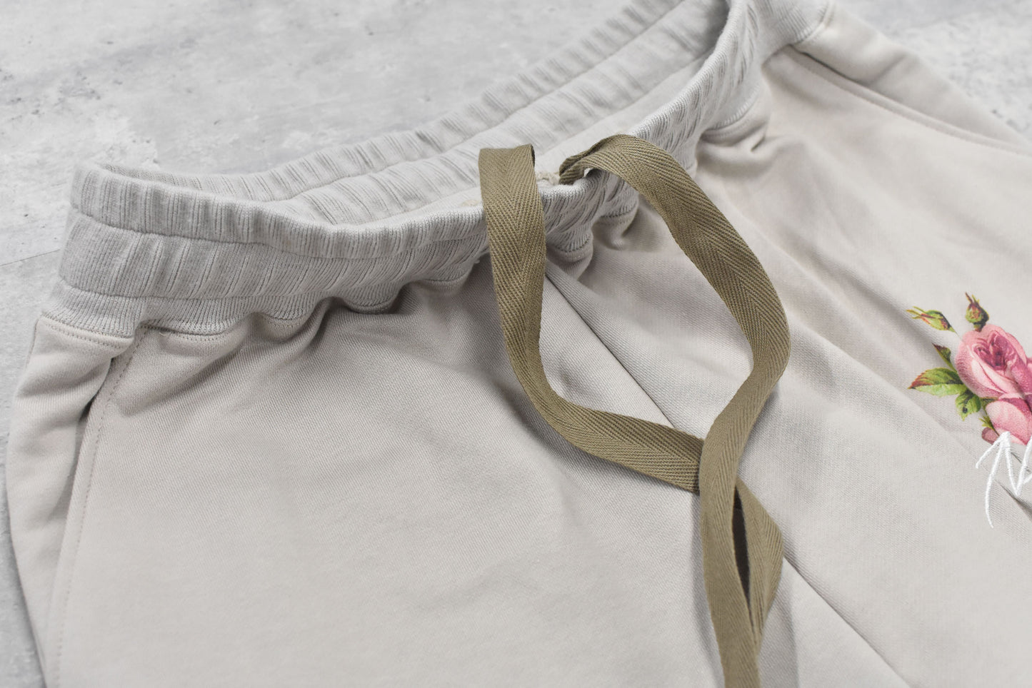 NewRose / Embroidery Wrinklework Sweatpants - GRAY