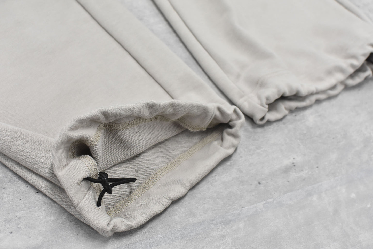 NewRose / Embroidery Wrinklework Sweatpants - GRAY