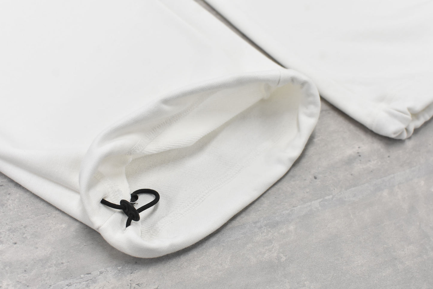 NewRose / Embroidery Wrinklework Sweatpants - WHITE