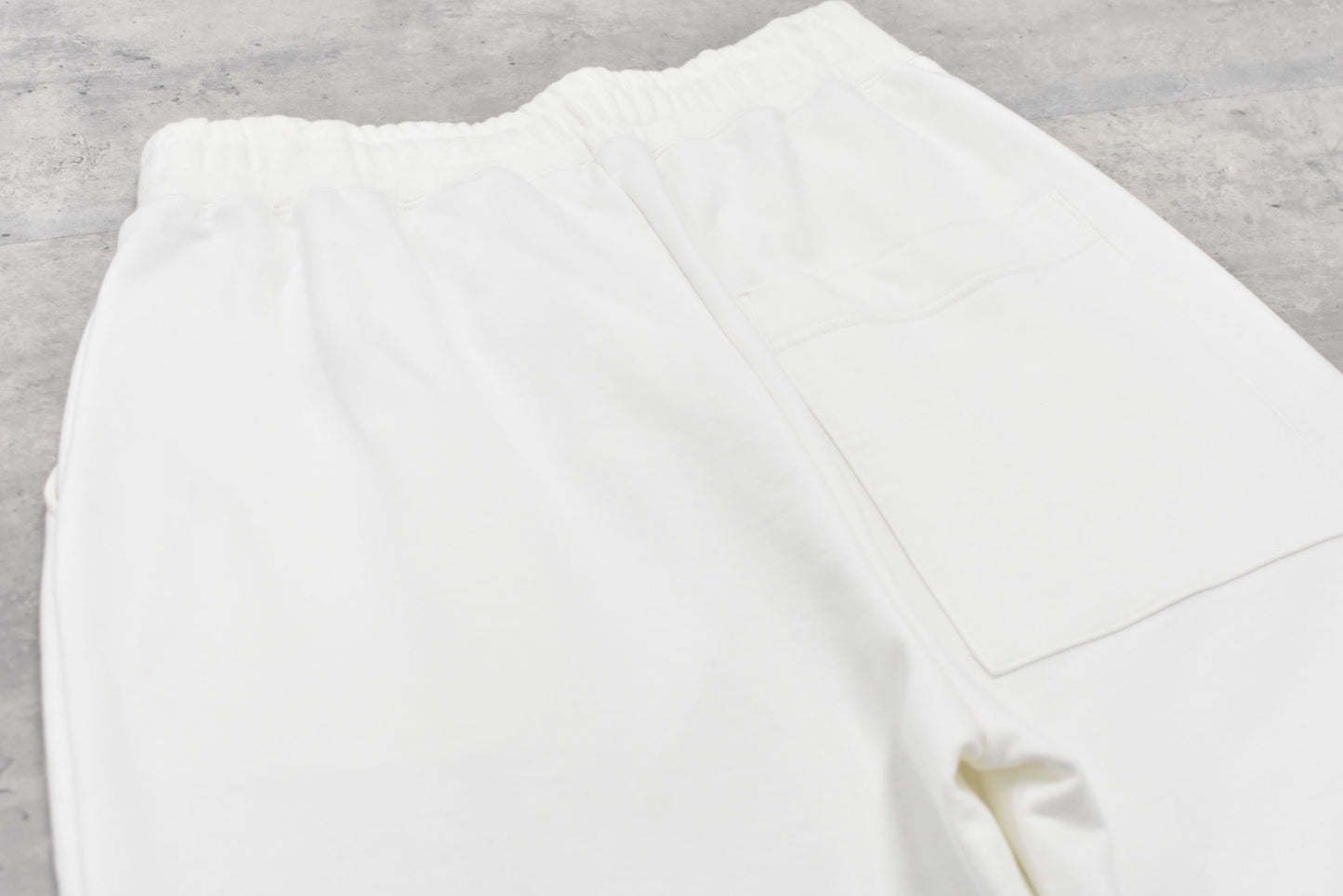 NewRose / Embroidery Wrinklework Sweatpants - WHITE