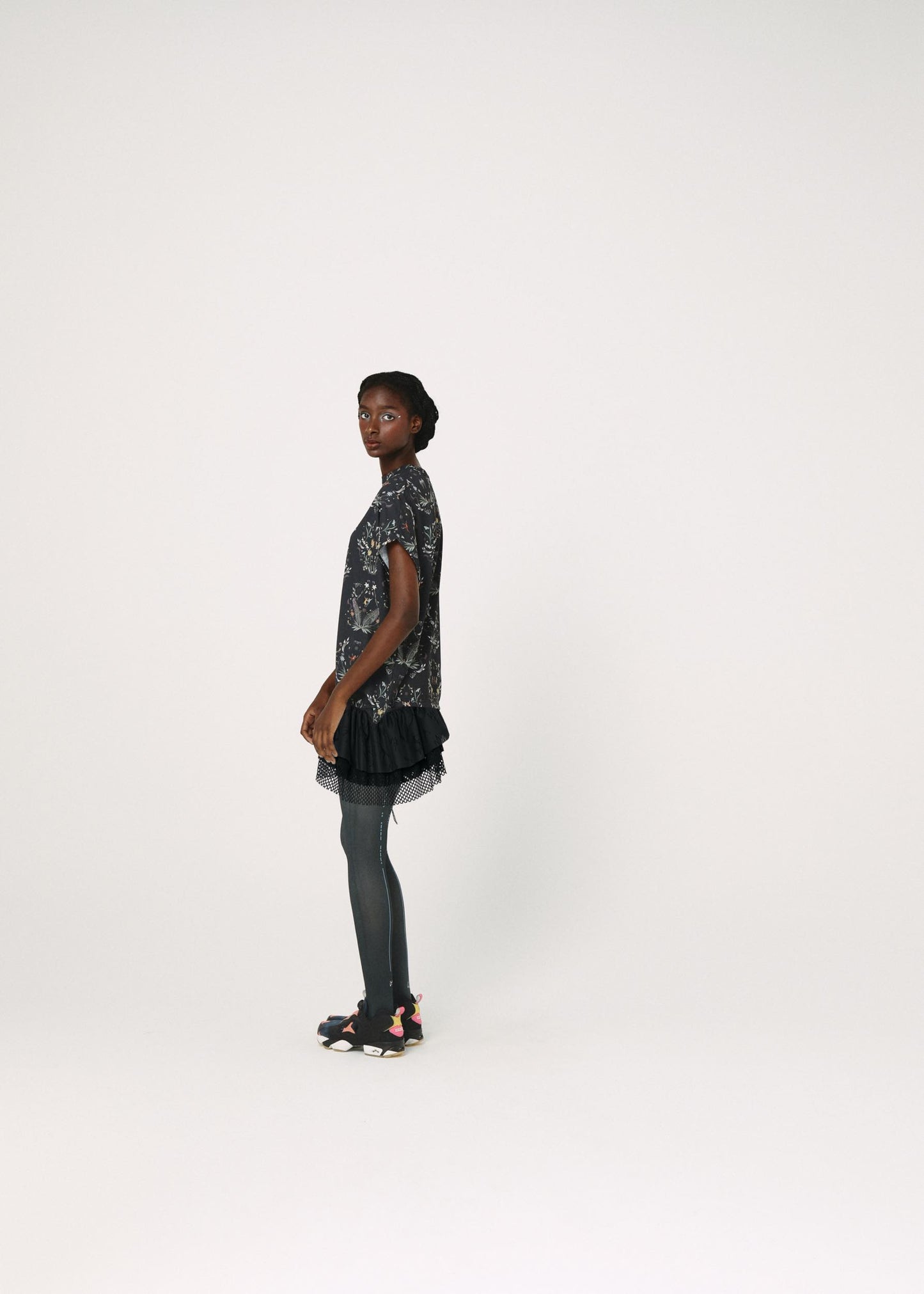 BEDSIDEDRAMA / Dance In The Garden Tee - BLACK