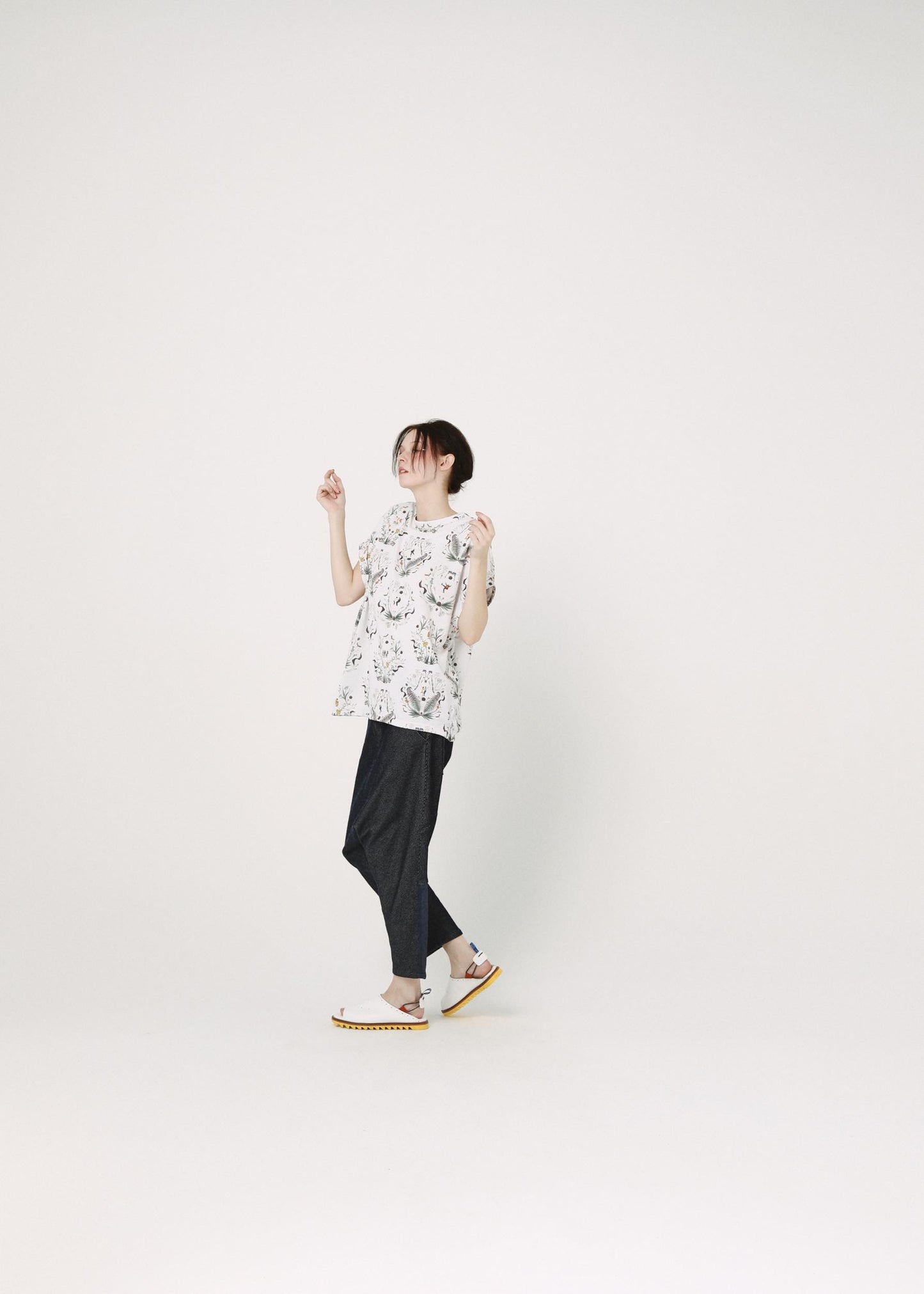 BEDSIDEDRAMA / Dance In The Garden Tee - NATURAL